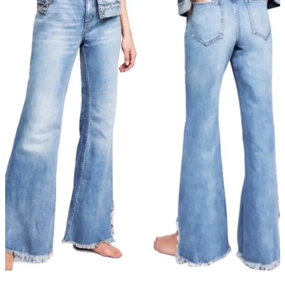 We The Free Free People Level Up Slit Slim Flare Jeans Raw Hem Size: 27